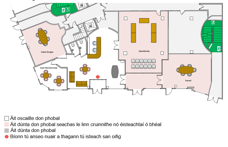 Léarscáil de leagan amach an fháiltithe. Léiríonn an léarscáil seo leagan amach an fháiltithe. Tá an chuid is mó de na háiteanna ar an léarscáil seo oscailte don phobal agus tá dath bán orthu. I ndearg éadrom, léirítear freisin an Seomra Mhaoilbhríde, Seomra Parnell agus an Seomra Chathail Brugha nach mbíonn oscailte don phobal ach amháin nuair a thugtar cuireadh le haghaidh ócáide nó nuair a thugtar cead ag foireann an Bhoird Pleanála. Tá dath liath éadrom ar na háiteanna nach bhfuil oscailte don phobal.